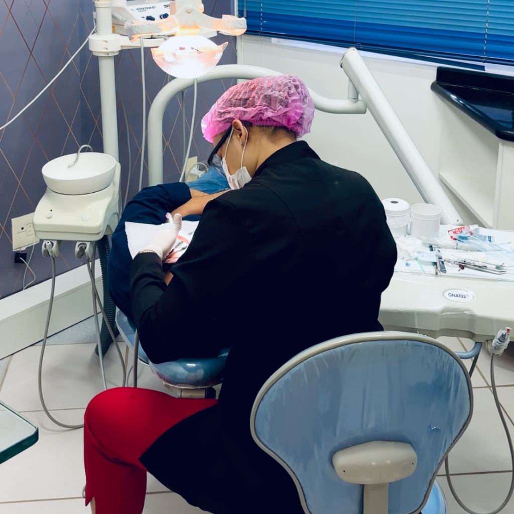 dra-luana-billig-atendimento-consultorio-billig-odontologia